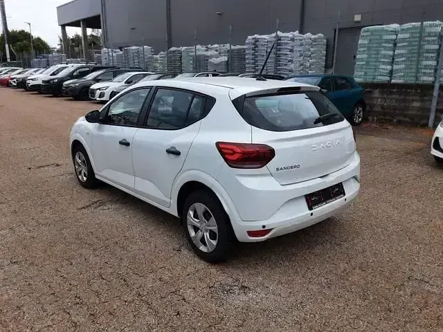 Gebraucht Dacia Sandero Essentiel 67 PS (49 kW) 2025 Weiß Limousine