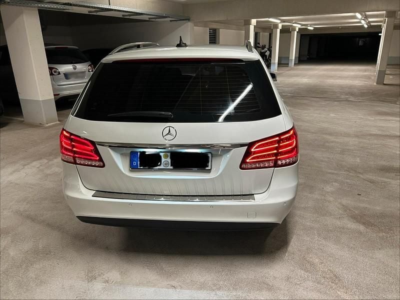 Gebraucht Mercedes E200 136 PS (100 kW) 2017 Weiß Kombi