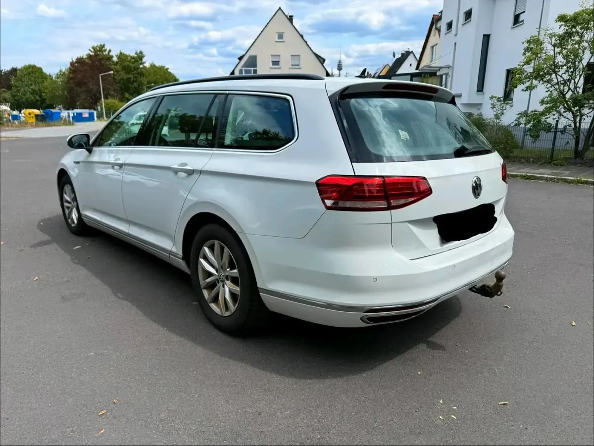 Gebraucht VW Passat 190 PS (139 kW) 2019 Weiß Kombi
