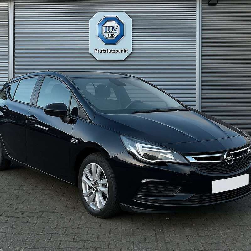 Black meet kettle Gebraucht 2017 Opel Astra Edition Kleinwagen | 8.990 € (Fairer Preis) - Bild 1/4