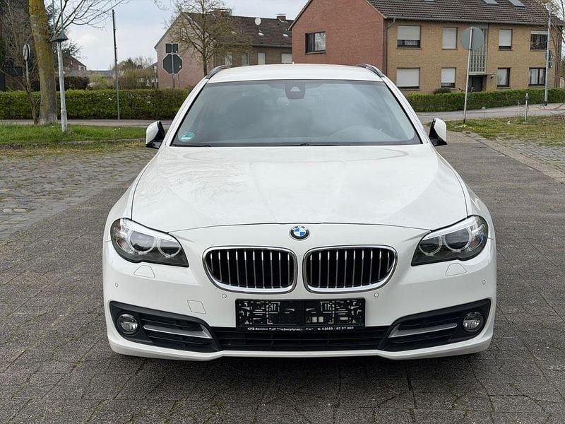 Gebraucht BMW 520 Shadowline 190 PS (139 kW) 2017 Weiß Kombi
