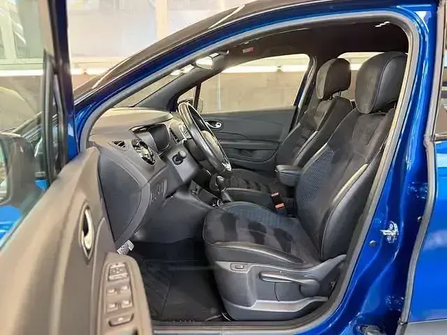 Używany Renault Captur Version S 150 KM (110 kW) 2019 Niebieski SUV