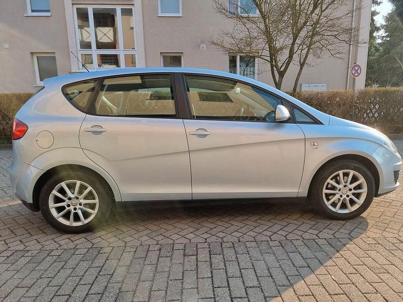 Gebraucht Seat Altea 105 PS (77 kW) 2011 Silber Van / Kleinbus