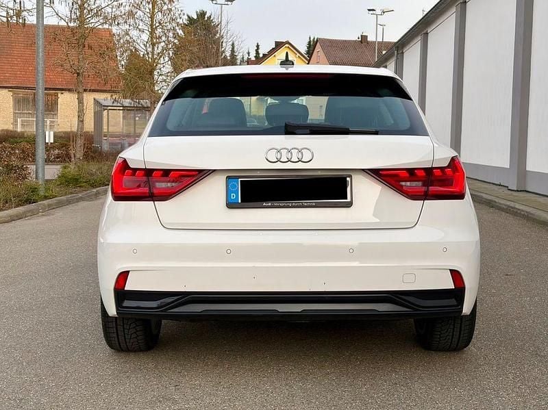 Gebraucht Audi A1 Sportback Advanced 95 PS (69 kW) 2022 Weiß Kleinwagen