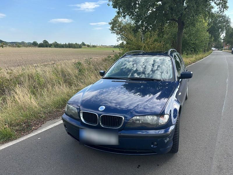 Gebraucht BMW 320 150 PS (110 kW) 2004 Blau Kombi