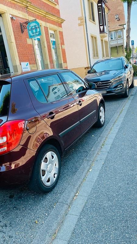 Gebraucht Skoda Fabia 69 PS (50 kW) 2010 Rot Kleinwagen