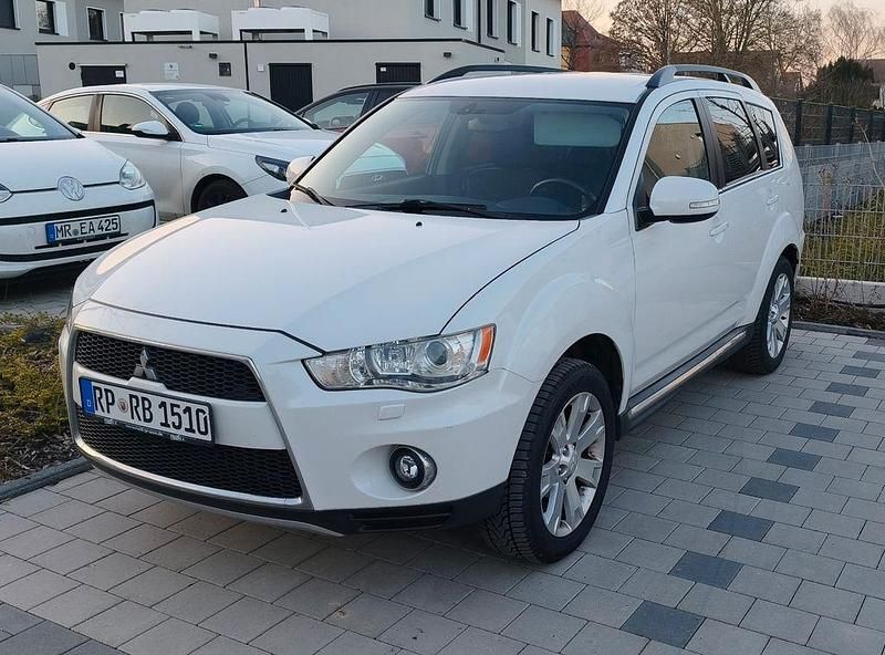 Gebraucht Mitsubishi Outlander Invite 147 PS (108 kW) 2012 Weiß SUV