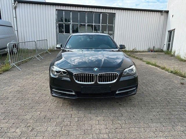 Gebraucht BMW 518 Performance 136 PS (100 kW) 2015 Grau Limousine