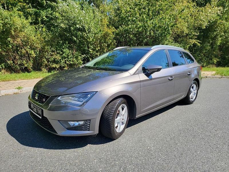 Grau Gebraucht 2014 Seat Leon ST 4Drive Kombi | 9.800 € (Fairer Preis) - Bild 1/4