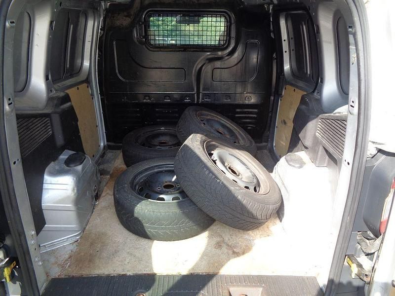 Gebraucht Ford Transit Trend 95 PS (69 kW) 2016 Silber Van / Kleinbus