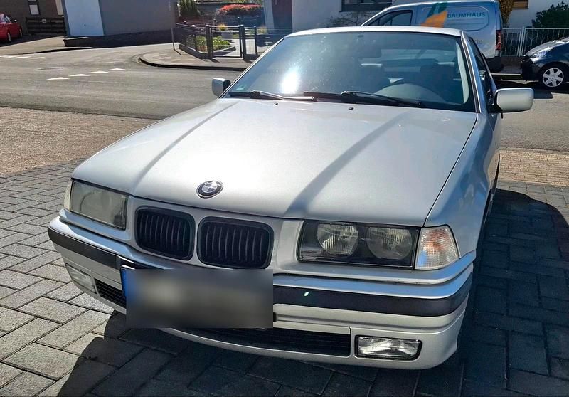 Gebraucht BMW 316 102 PS (75 kW) 1998 Silber Coupé