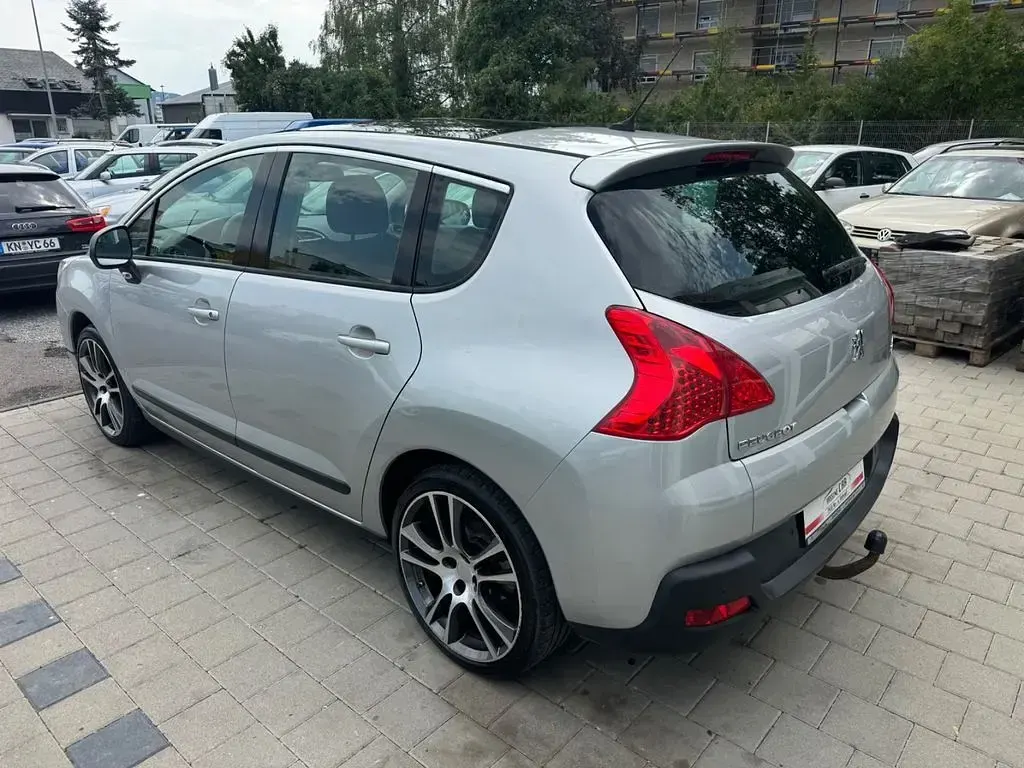 Gebraucht Peugeot 3008 Premium 156 PS (114 kW) 2011 Silber Kombi