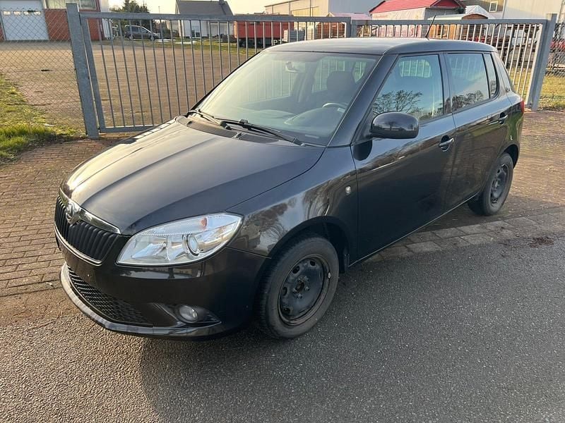 Schwarz Gebraucht 2014 Skoda Fabia Limousine | 4.700 € (Guter Preis) - Bild 1/4