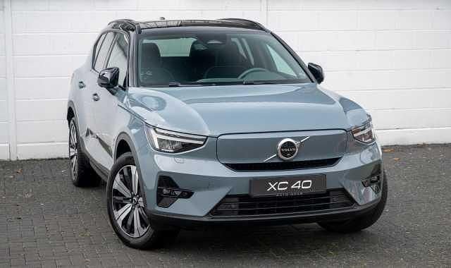 Grau Gebraucht 2022 Volvo XC40 Ultimate SUV | 36.900 € (Guter Preis) - Bild 1/4