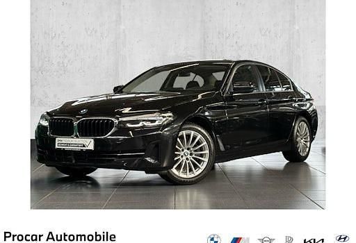 Schwarz Gebraucht 2022 BMW 520 Sport Line Limousine | 34.390 € (Fairer Preis) - Bild 1/4