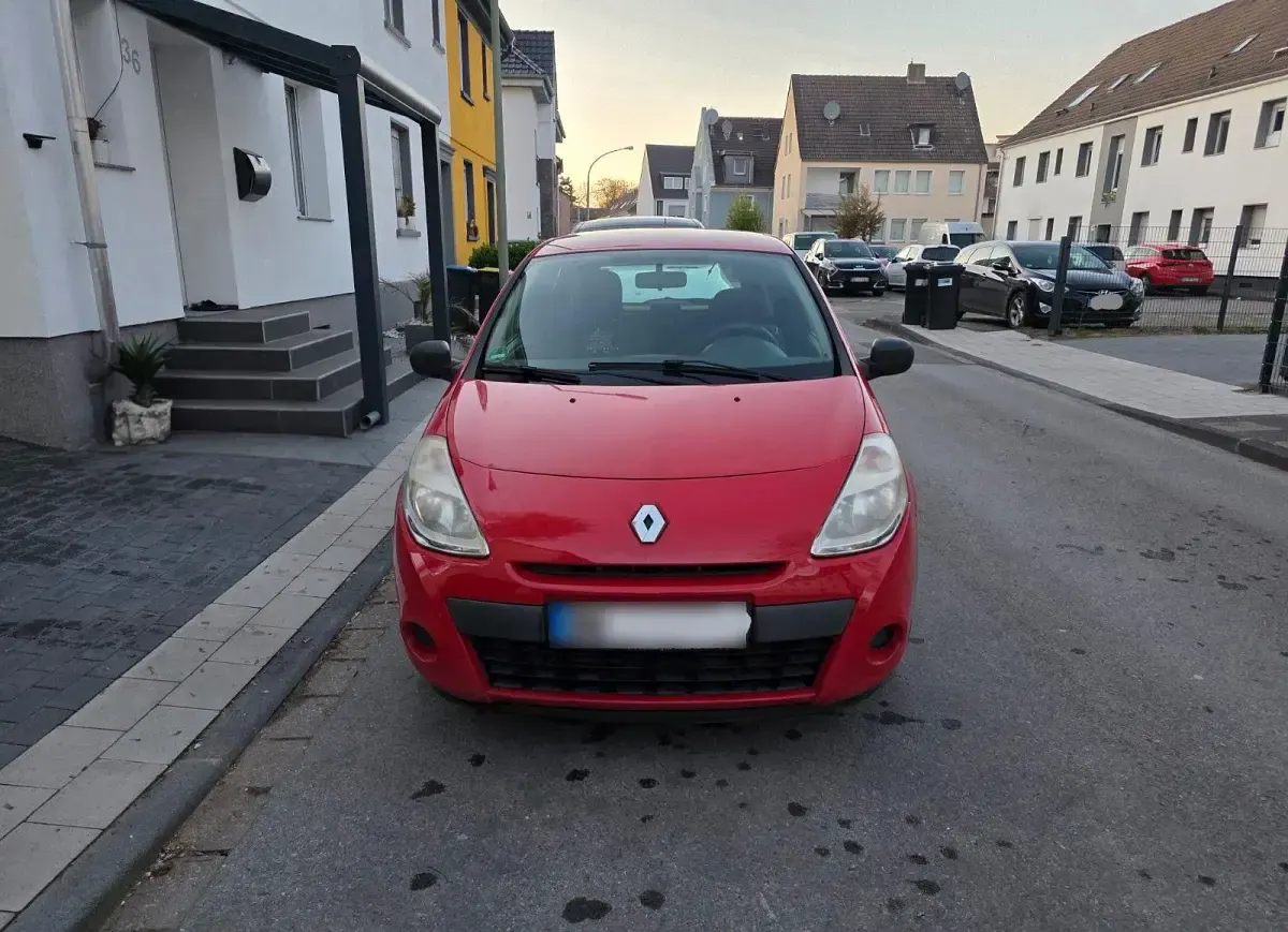 Gebraucht Renault Clio IV 75 PS (55 kW) 2012 Rot Limousine