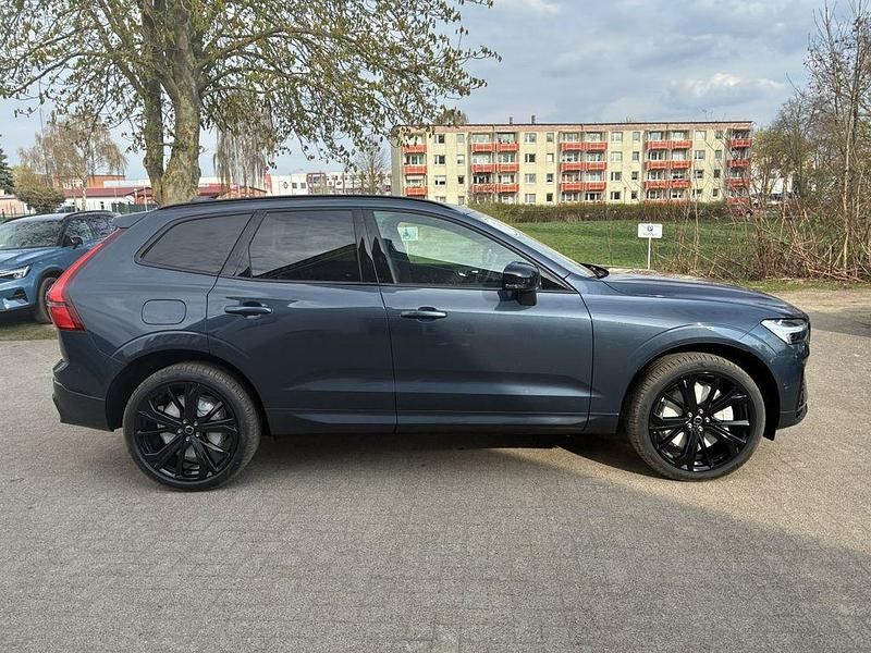 Neu Volvo XC60 Plus 349 PS (256 kW) 2026 Blau SUV