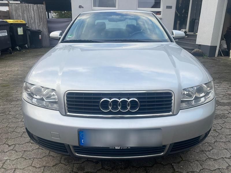 Silber Gebraucht 2001 Audi A4 Limousine | 3.700 € (Teuer) - Bild 1/4