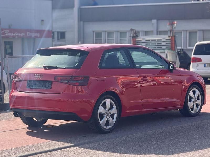 Gebraucht Audi A3 Ambition 122 PS (89 kW) 2013 Rot Limousine