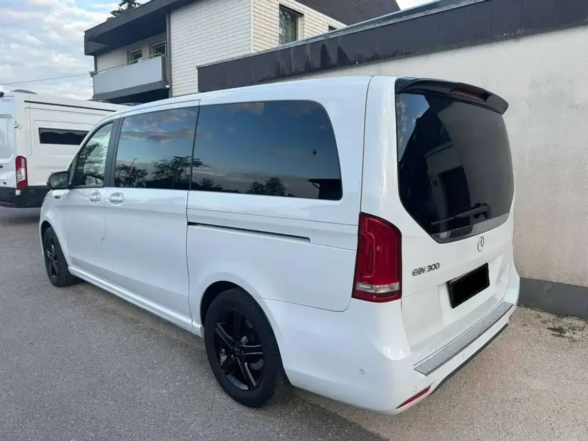 Gebraucht Mercedes EQV300 150 kW (204 PS) 2020 Weiß Van / Kleinbus
