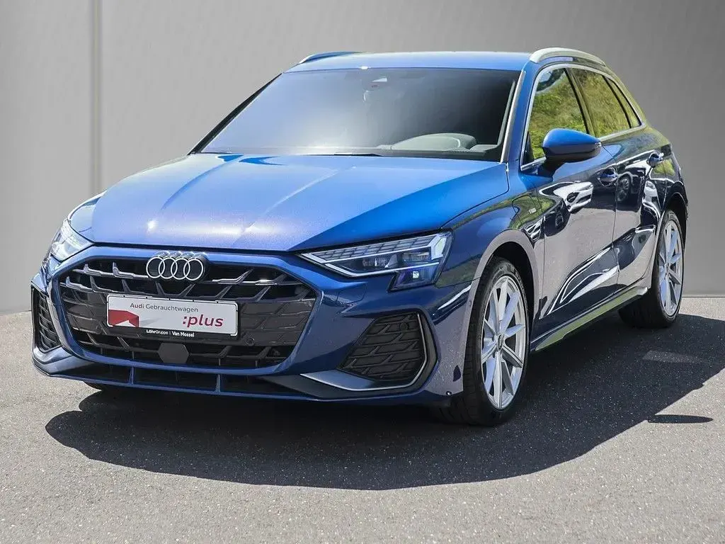Gebraucht Audi A3 S-Line 204 PS (150 kW) 2025 Blau Limousine