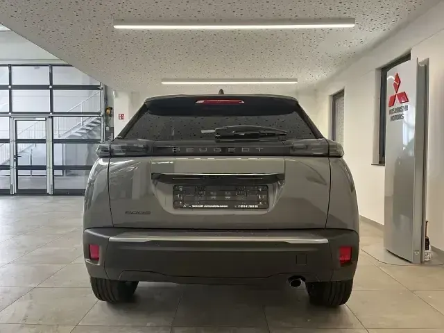 Neu Peugeot 2008 Allure 2025 Grau SUV