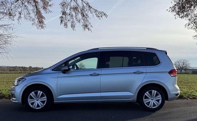 Gebraucht VW Touran Highline 150 PS (110 kW) 2015 Silber Van / Kleinbus