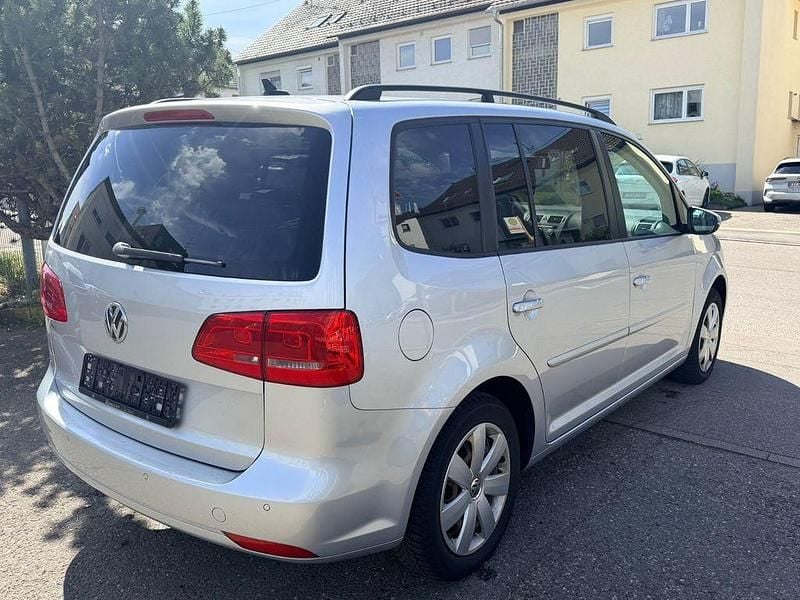 Gebraucht VW Touran 140 PS (102 kW) 2014 Silber Van / Kleinbus