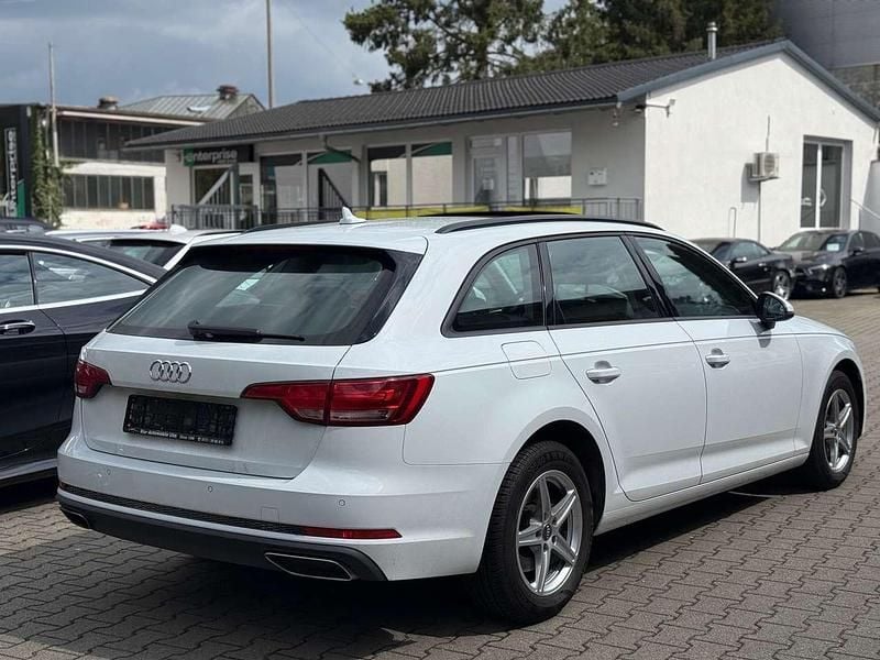 Gebraucht Audi A4 122 PS (89 kW) 2019 Gletscherweiß metallic Kombi