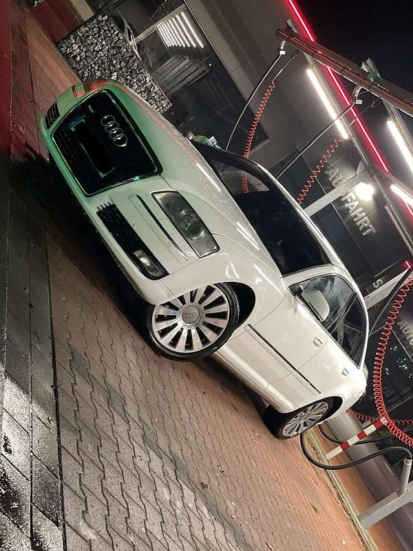 Gebraucht Audi A8 233 PS (171 kW) 2009 Weiß Limousine