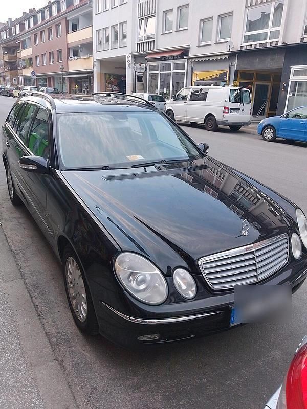 Schwarz Gebraucht 2003 Mercedes E240 Elegance Kombi | 3.250 € (Fairer Preis) - Bild 1/4