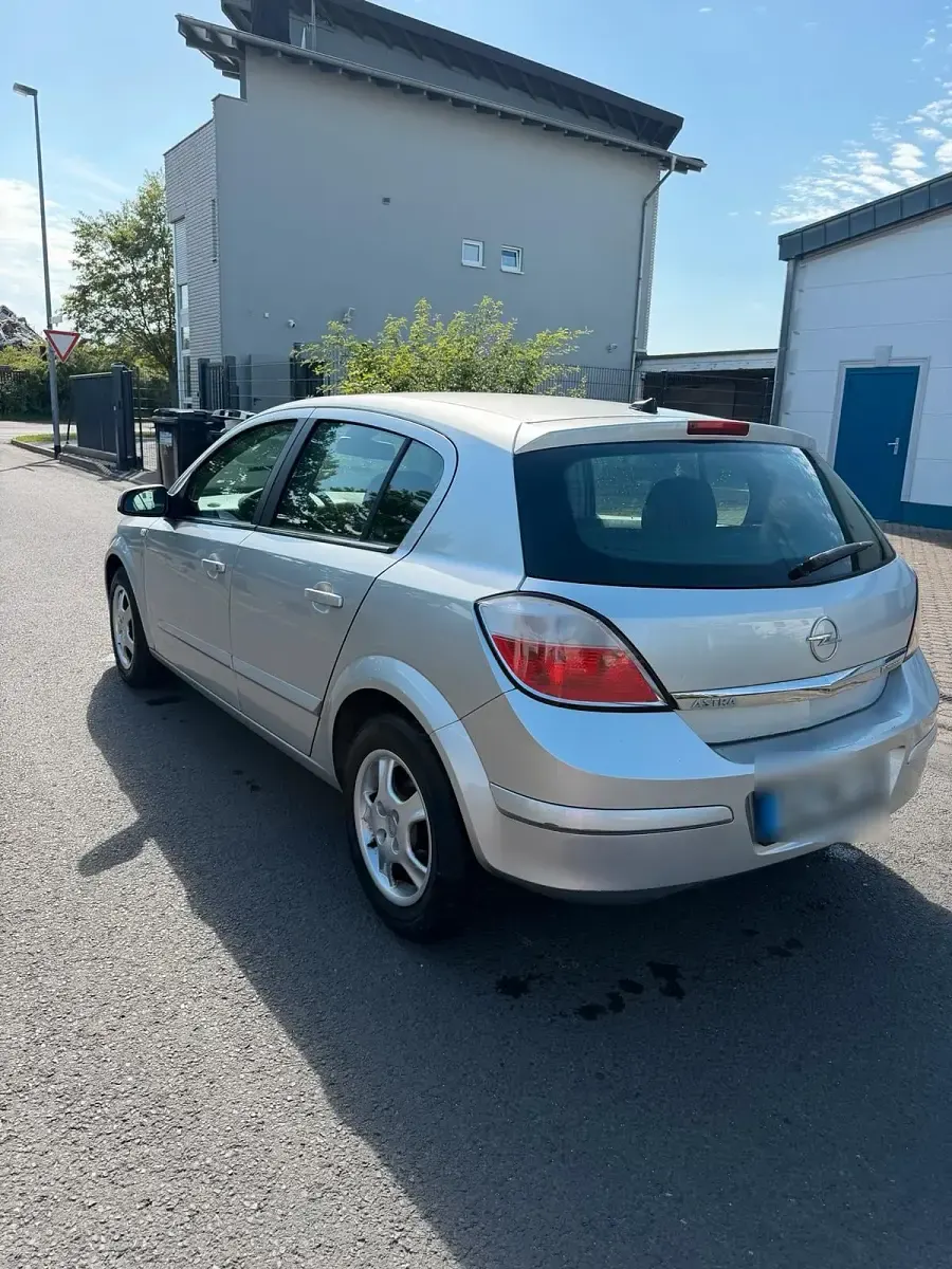 Gebraucht Opel Astra 105 PS (77 kW) 2004 Silber Kleinwagen