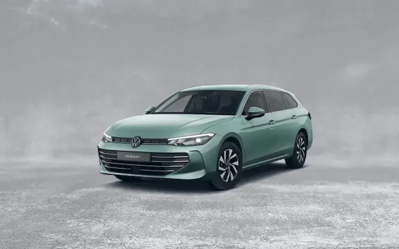 Gebraucht VW Passat Business 150 PS (110 kW) 2024 Grün Kombi