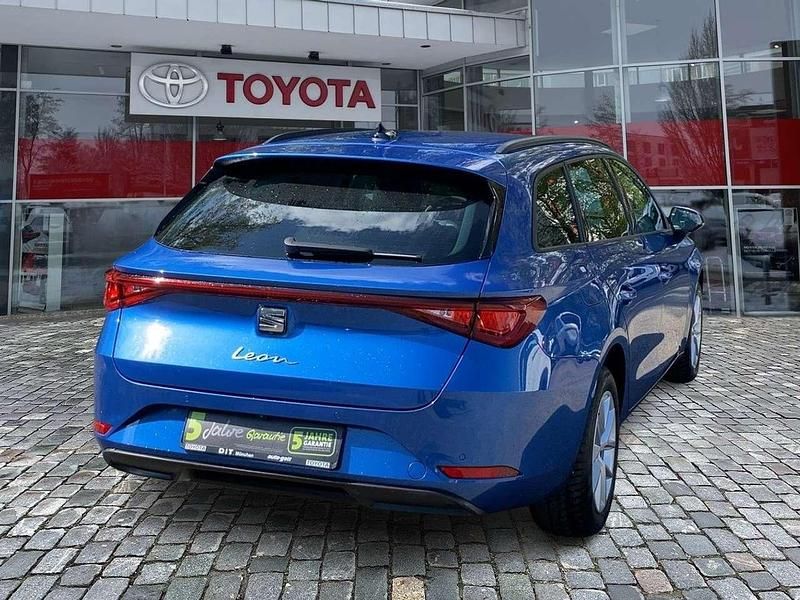 Second-hand Seat Leon Style 150 CP (110 kW) 2025 Albastru Break