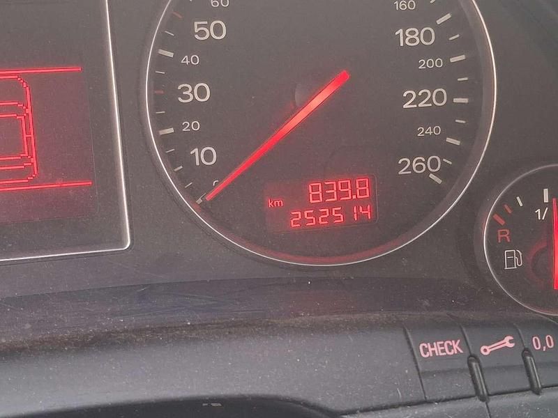 Gebraucht 2004 Audi A4 Limousine | 600 € (Superpreis) - Bild 1/4