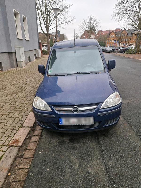 Blau Gebraucht 2006 Opel Combo Van / Kleinbus | 2.500 € (Teuer) - Bild 1/2