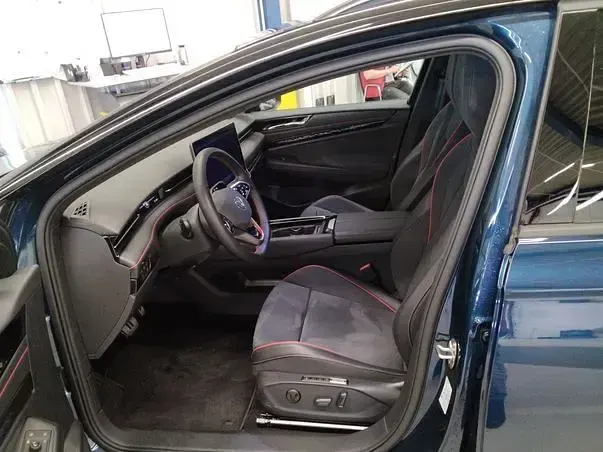 Gebraucht VW ID.7 GTX 250 kW (340 PS) 2025 Aquamarinblau metallic schwarz Kombi