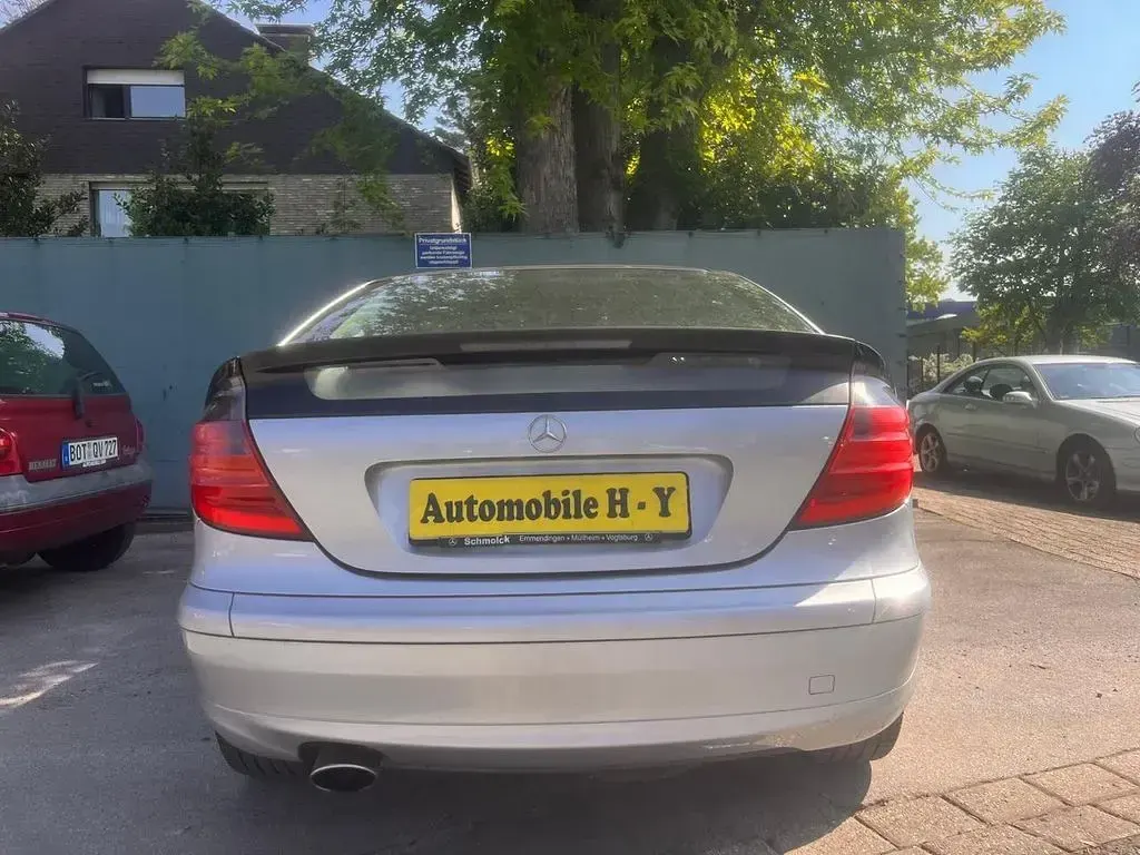 Second-hand Mercedes C200 163 CP (119 kW) 2002 Argintiu Coupe