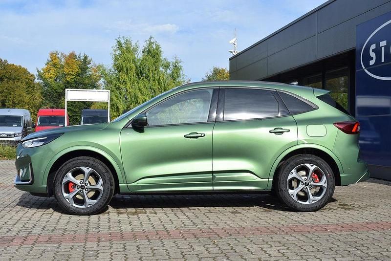 Neu Ford Kuga ST-Line X 182 PS (133 kW) 2026 Bursting green SUV