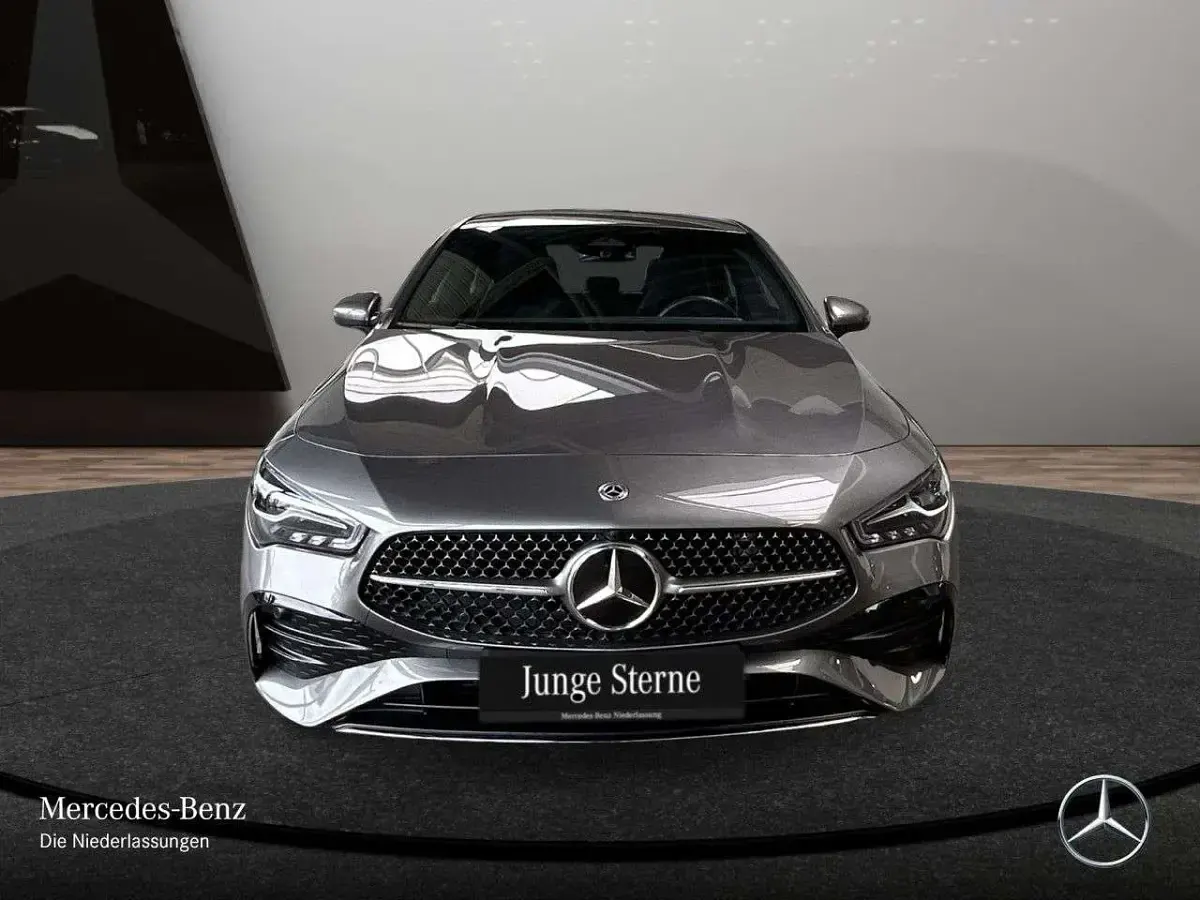 Gebraucht Mercedes CLA200 Premium 150 PS (110 kW) 2025 Grau Limousine