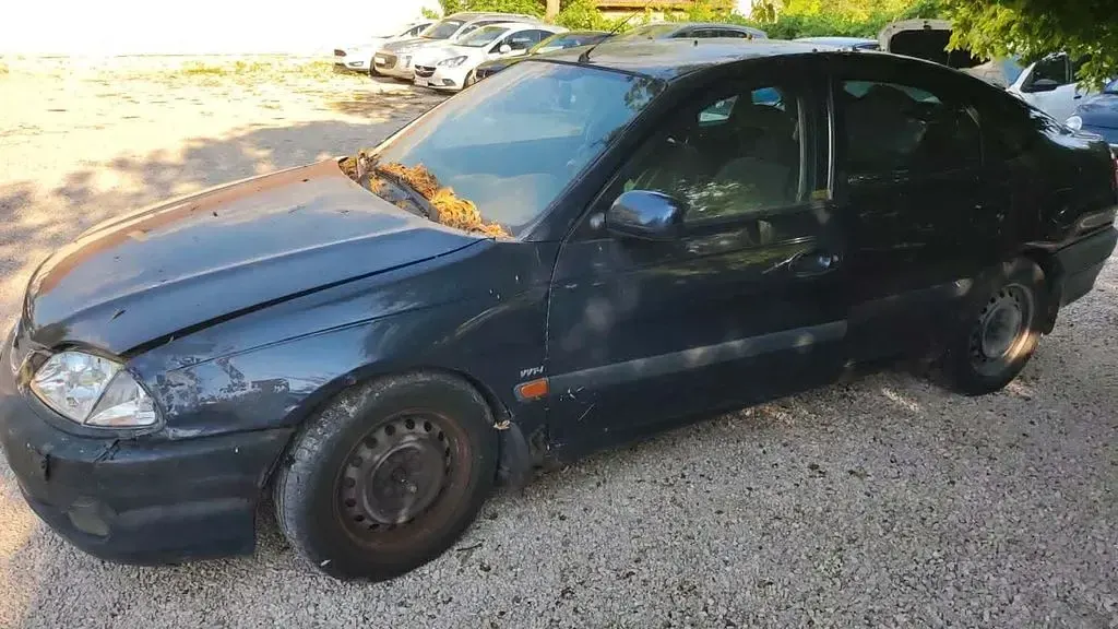 Gebraucht Toyota Avensis 110 PS (80 kW) 2001 Limousine