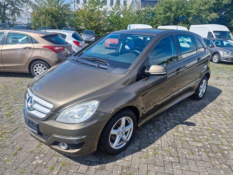 Braun Gebraucht 2009 Mercedes B170 Van / Kleinbus | 2.950 € (Guter Preis) - Bild 1/4