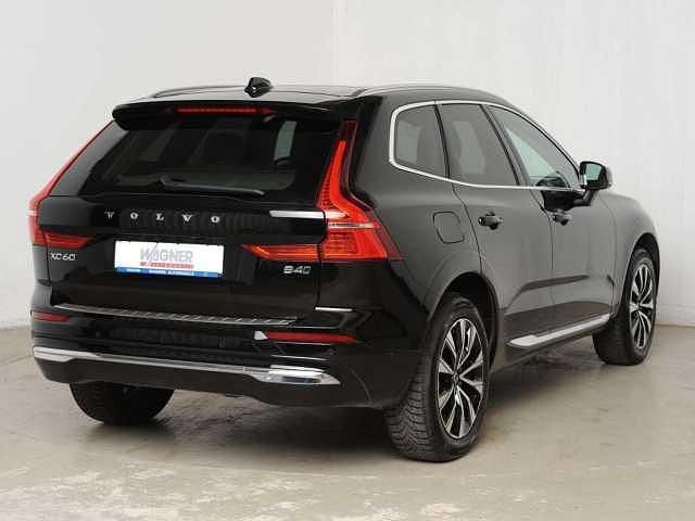 Gebraucht Volvo XC60 Plus 197 PS (144 kW) 2023 Schwarz SUV