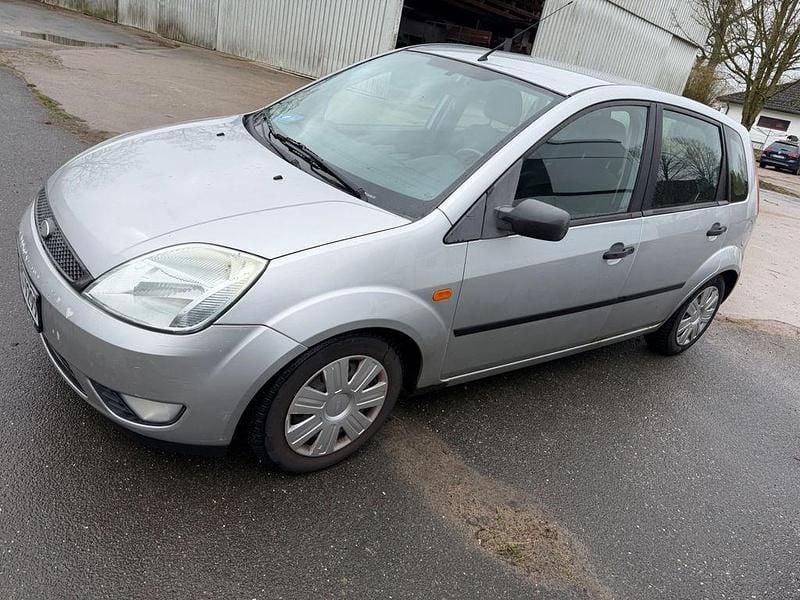 Gebraucht Ford Fiesta 80 PS (58 kW) 2004 Silber Kleinwagen