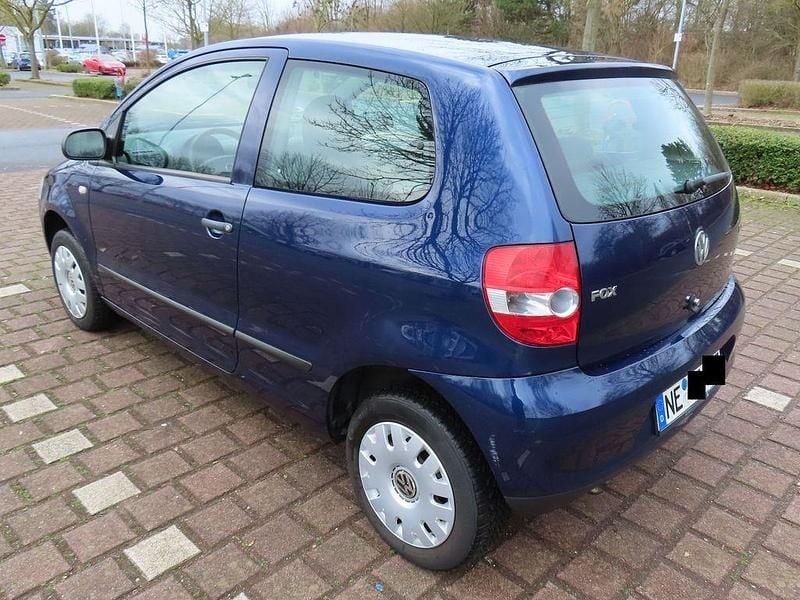 Gebraucht VW Fox 69 PS (50 kW) 2007 Blau Kleinwagen