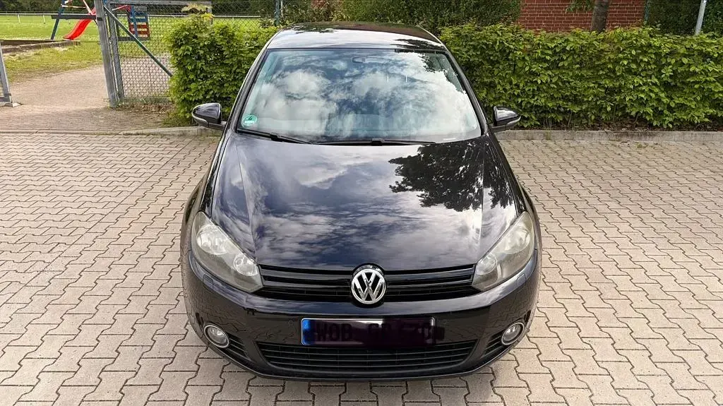Second-hand VW Golf VII 86 CP (63 kW) 2014 Negru Berlinǎ