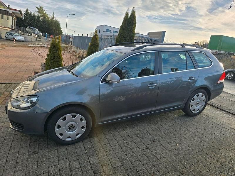 Gebraucht VW Golf VI Comfortline 140 PS (102 kW) 2010 Grau Kleinwagen