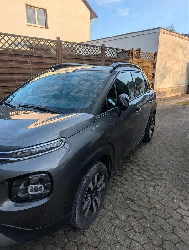Grau Gebraucht 2019 Citroën C3 Aircross Shine SUV | 8.200 € (Superpreis) - Bild 1/4