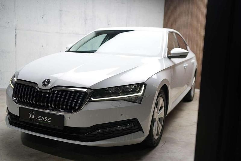 Gebraucht Skoda Superb Ambition 200 PS (147 kW) 2020 Weiß Limousine
