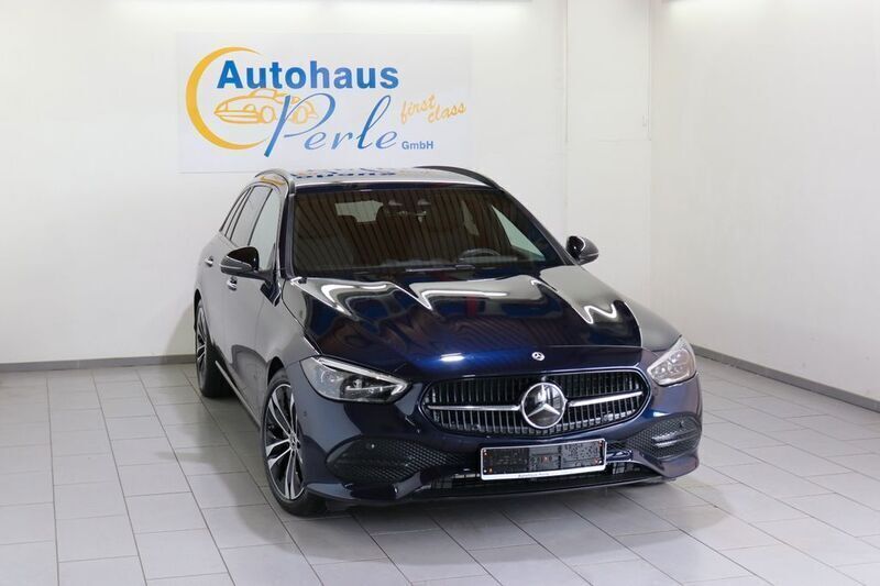 Blau Gebraucht 2022 Mercedes C220 Avantgarde Limousine | 30.990 € (Fairer Preis) - Bild 1/4